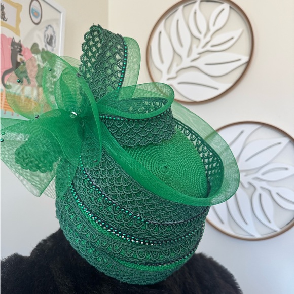 Ms Divine Accessories - Emerald Green church Hat with Intricate Lace and Bow